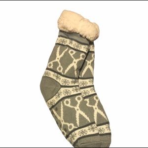 Fluffy warm knit ankle socks with Scissors design!